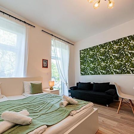 My City Apartment- Vienna Jungle Room Bagian luar foto