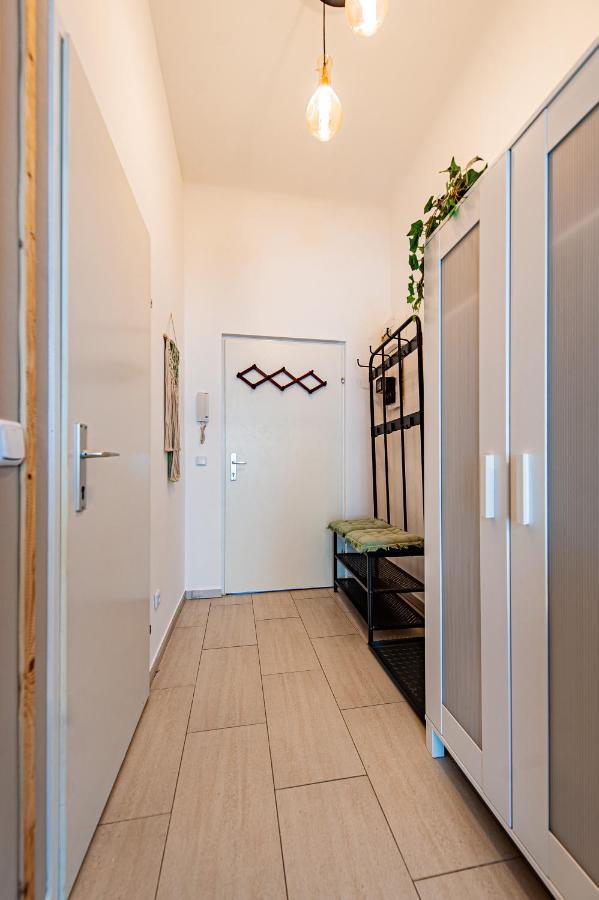 My City Apartment- Vienna Jungle Room Bagian luar foto