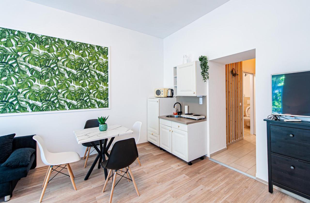 My City Apartment- Vienna Jungle Room Bagian luar foto
