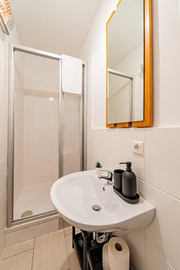My City Apartment- Vienna Jungle Room Bagian luar foto