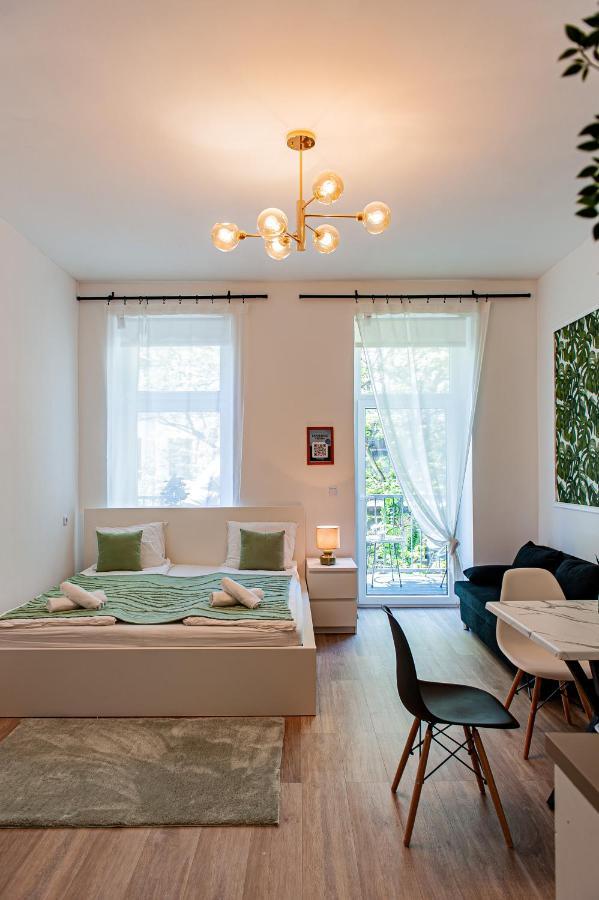 My City Apartment- Vienna Jungle Room Bagian luar foto