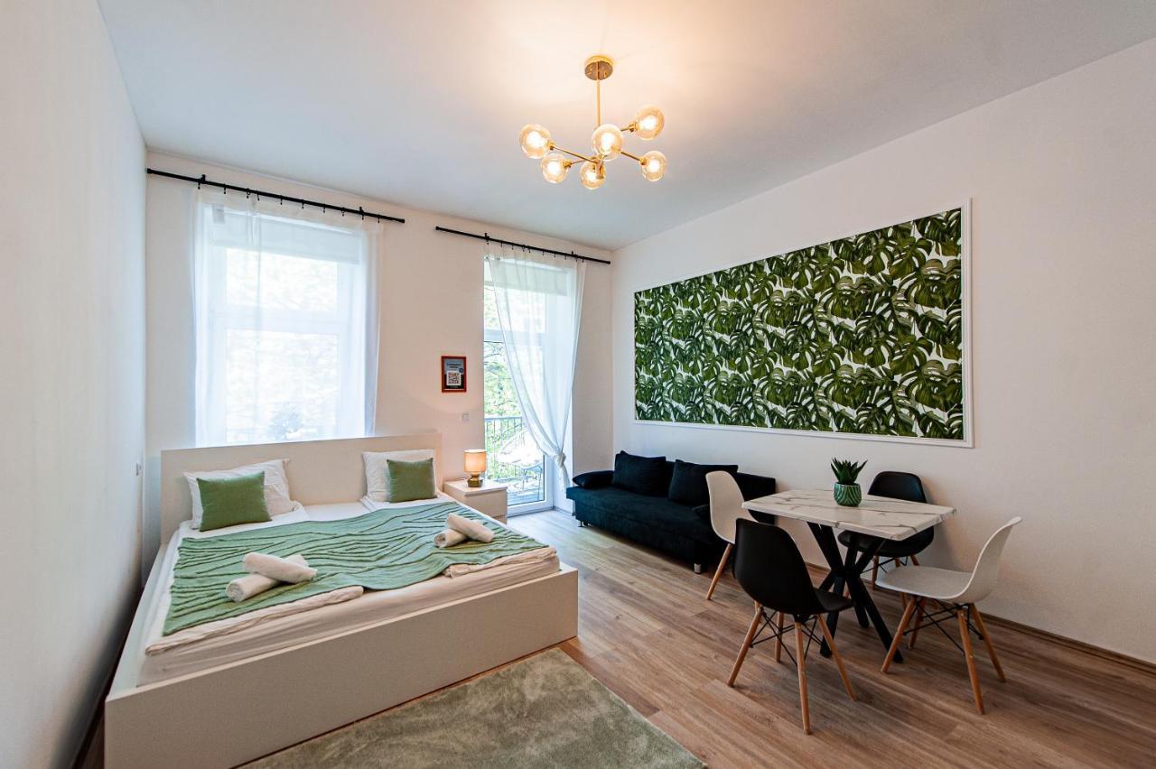 My City Apartment- Vienna Jungle Room Bagian luar foto