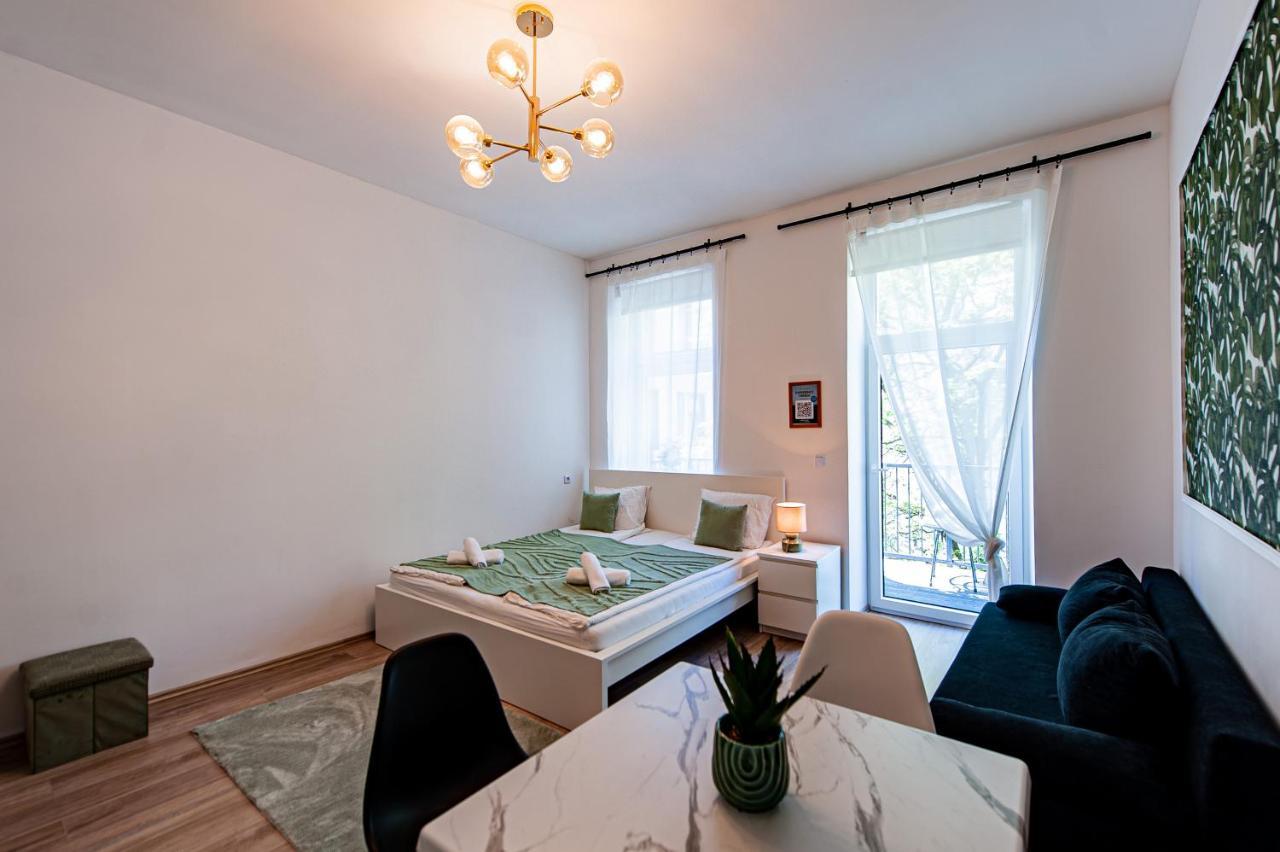 My City Apartment- Vienna Jungle Room Bagian luar foto